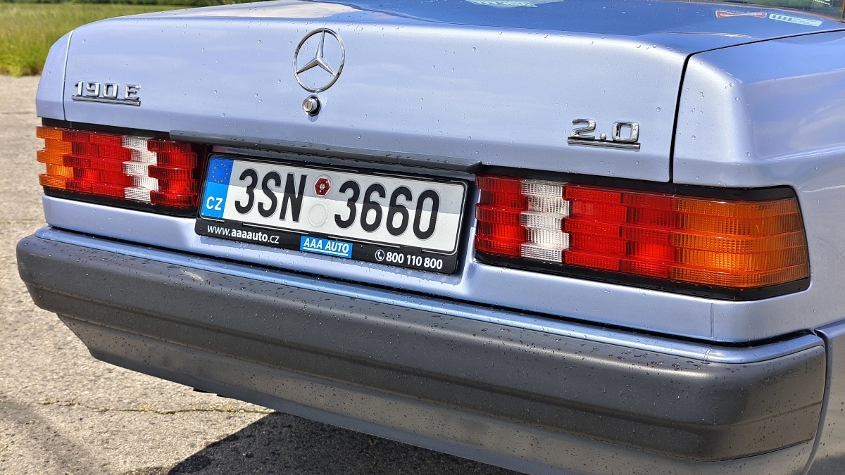 mercedes-benz-190-e-w201-32