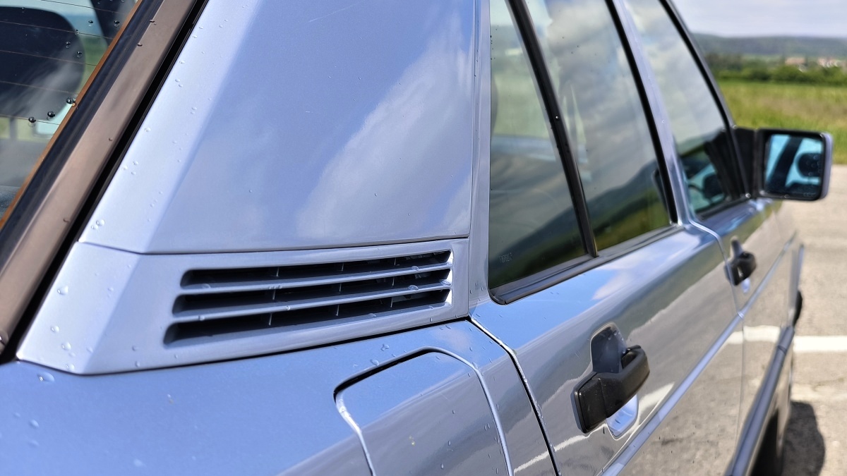 mercedes-benz-190-e-w201-35