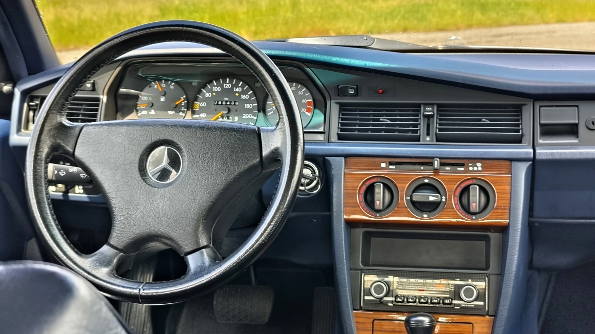 mercedes-benz-190-e-w201-43