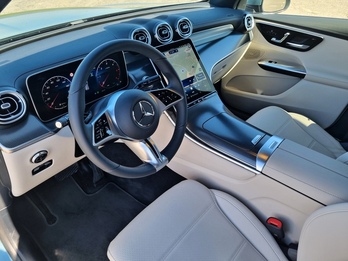 mercedes-benz-glc-2025-15