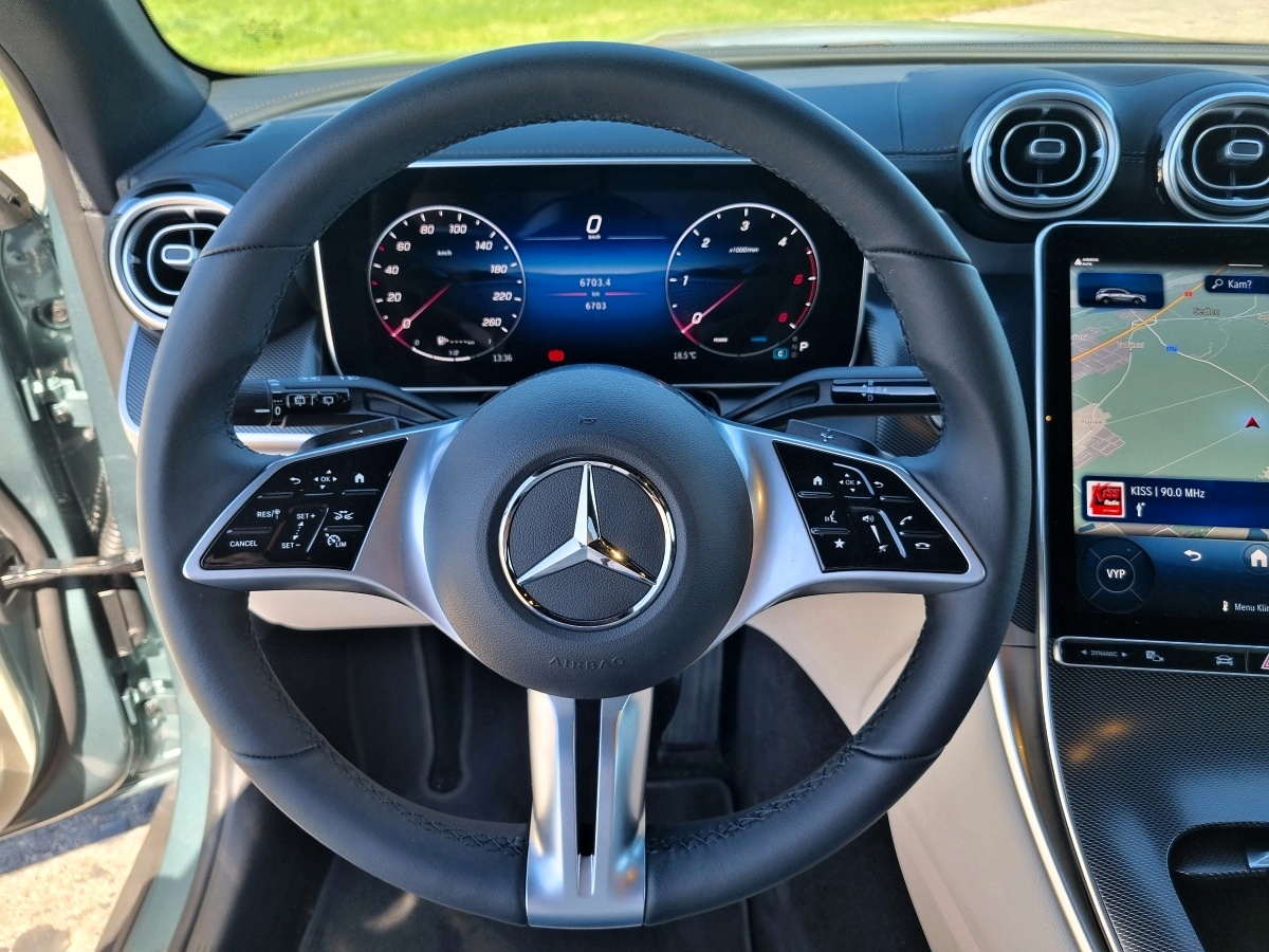 mercedes-benz-glc-2025-18