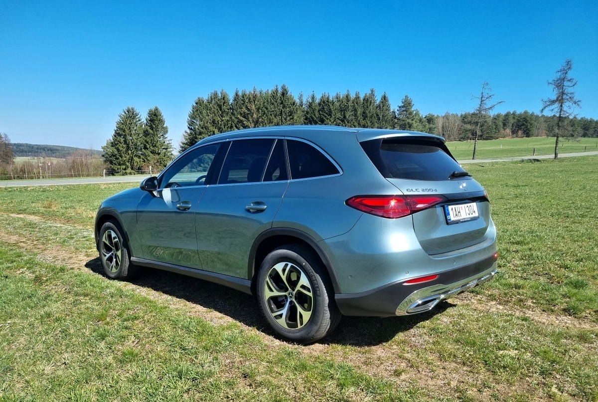mercedes-benz-glc-2025-3