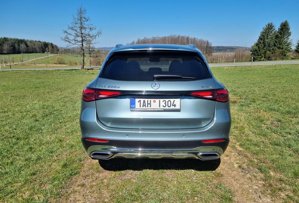 mercedes-benz-glc-2025-4