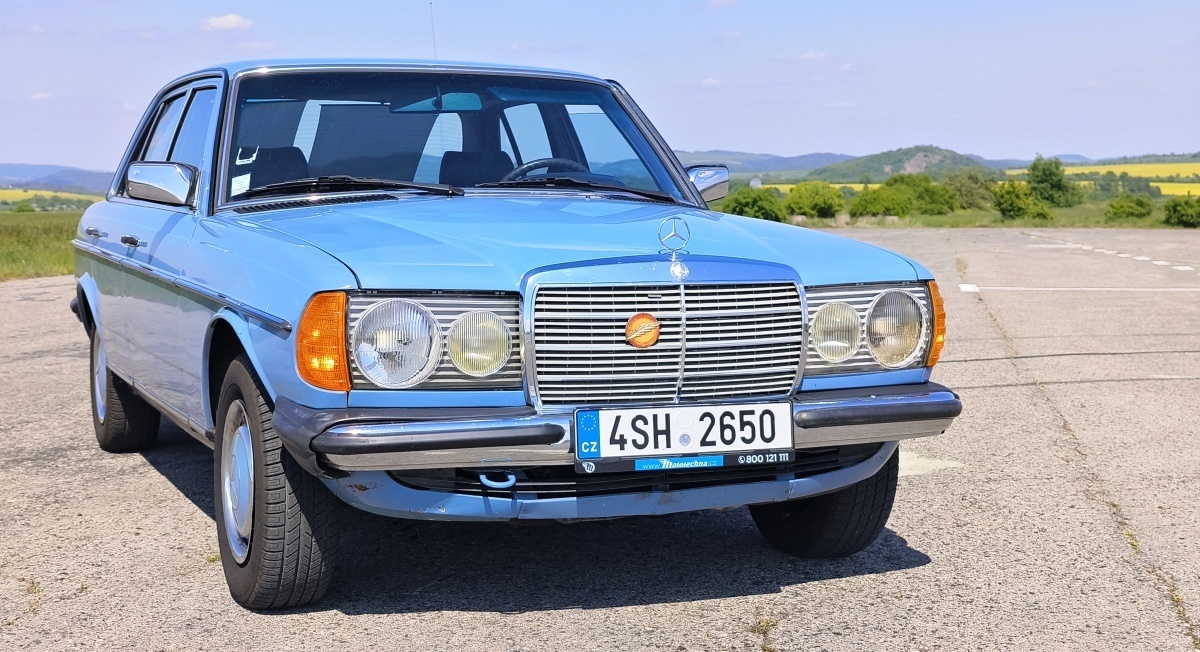 mercedes-benz-w123-12