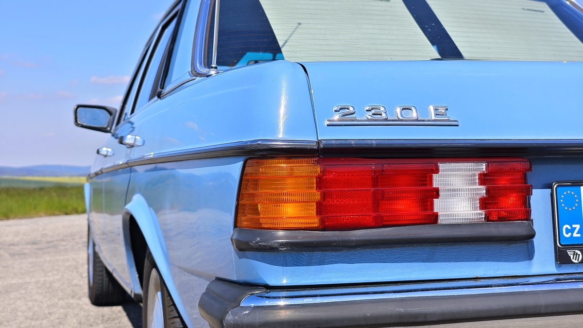 mercedes-benz-w123-34