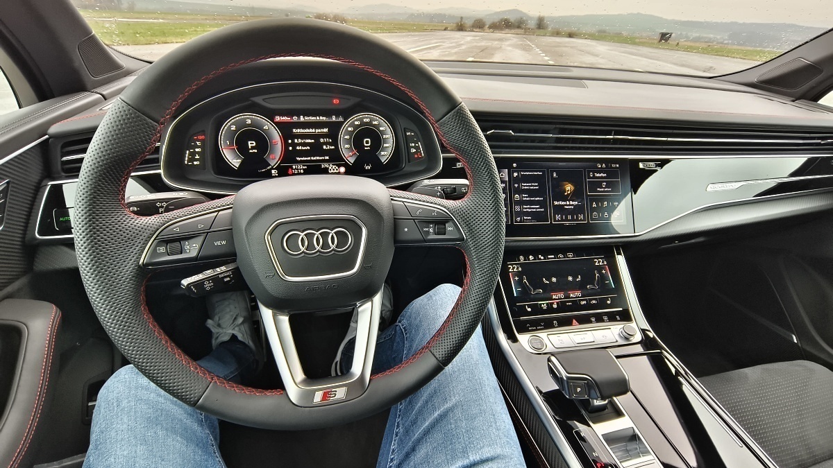 audi-q7-2025-16