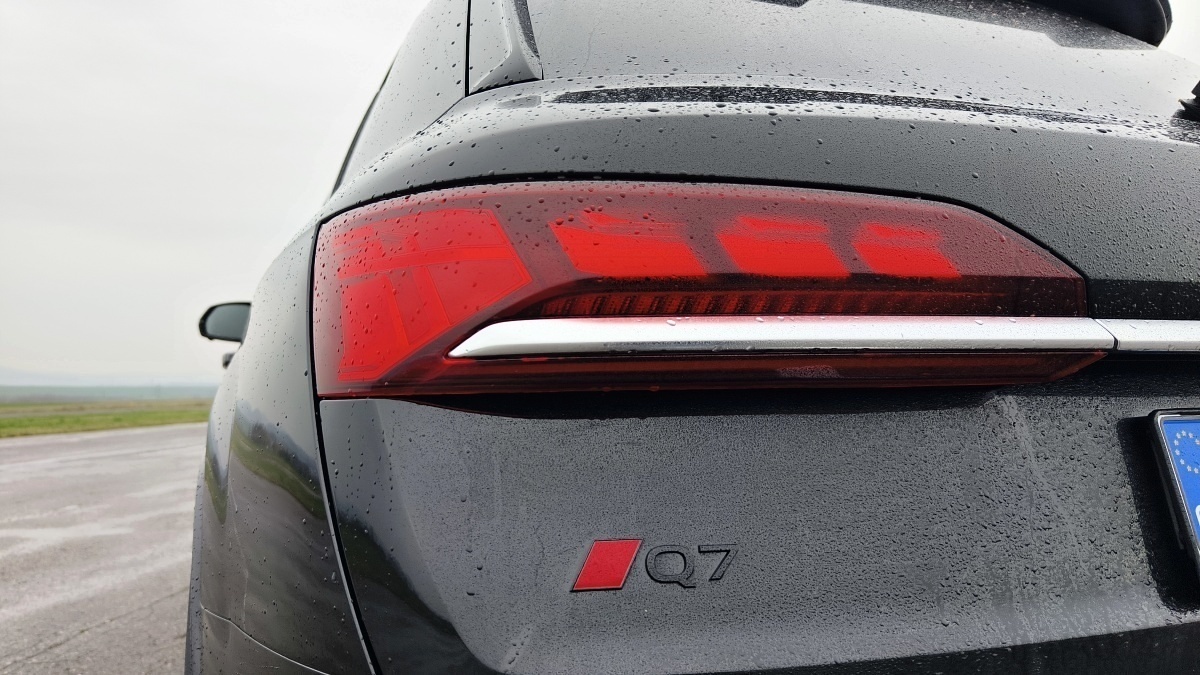 audi-q7-2025-34
