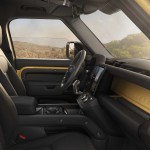 defender_26my_trophy_edition_yellow-interior