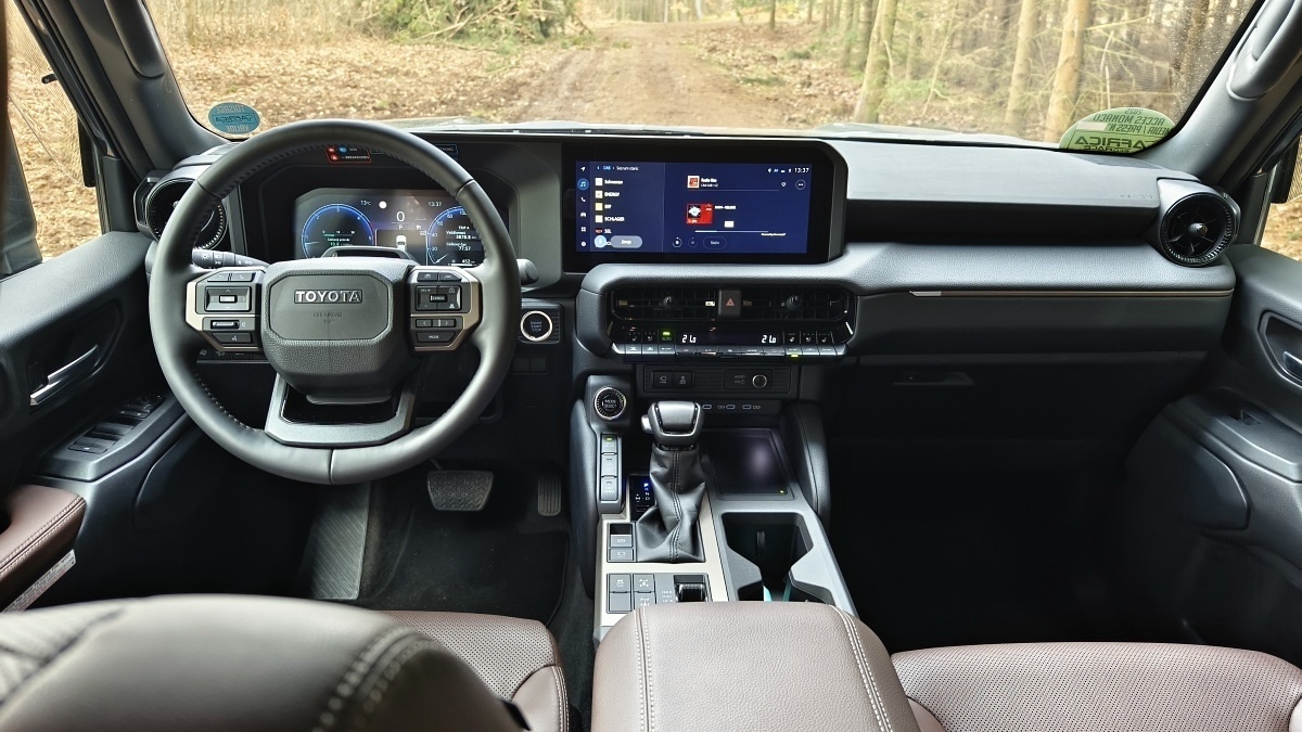 toyota-land-cruiser-2025-24
