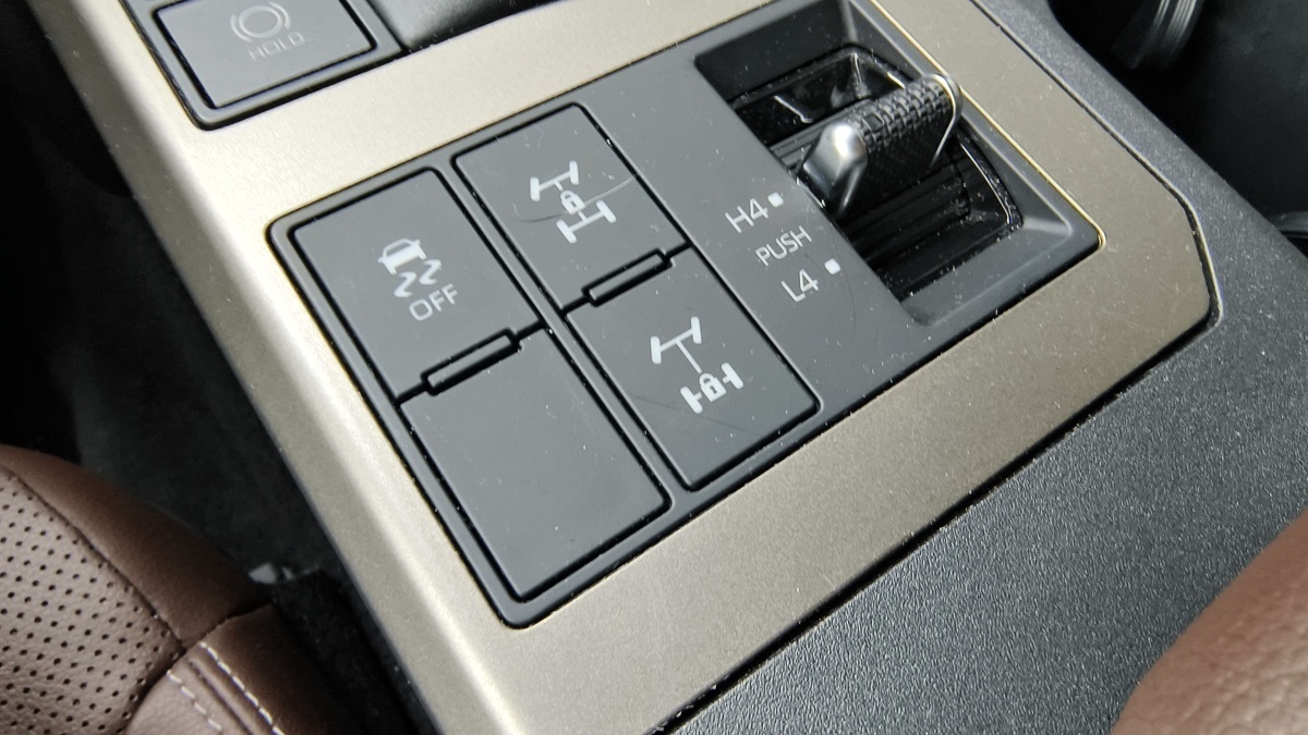 toyota-land-cruiser-2025-28