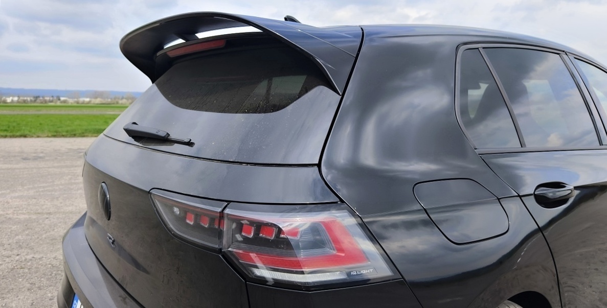 volkswagen-golf-r-2025-18