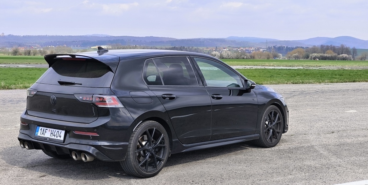 volkswagen-golf-r-2025-20