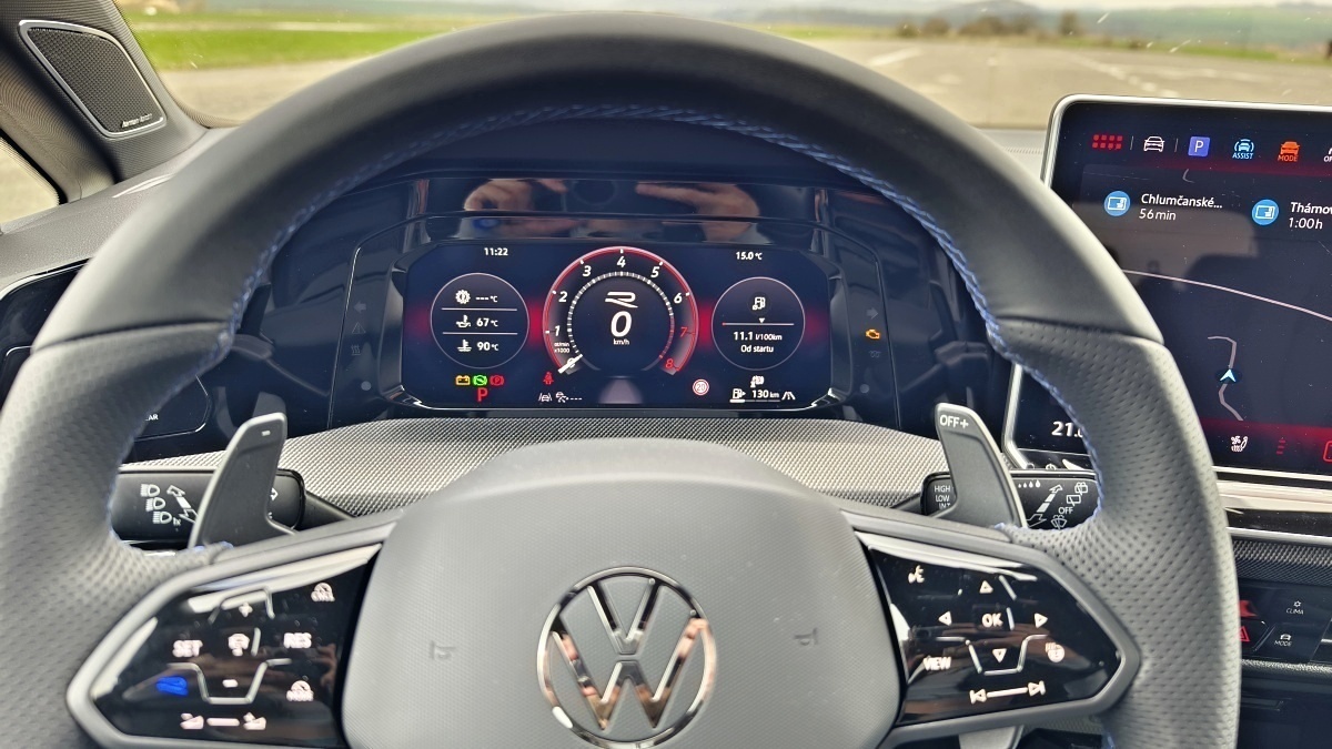 volkswagen-golf-r-2025-29