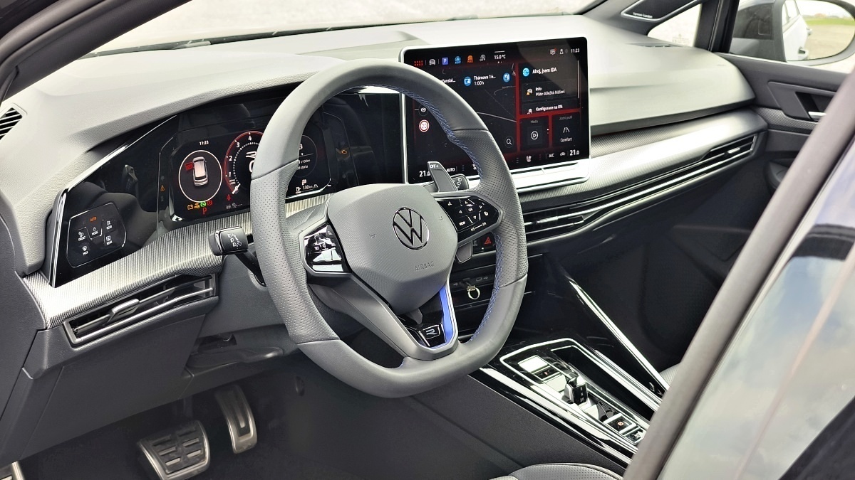 volkswagen-golf-r-2025-37