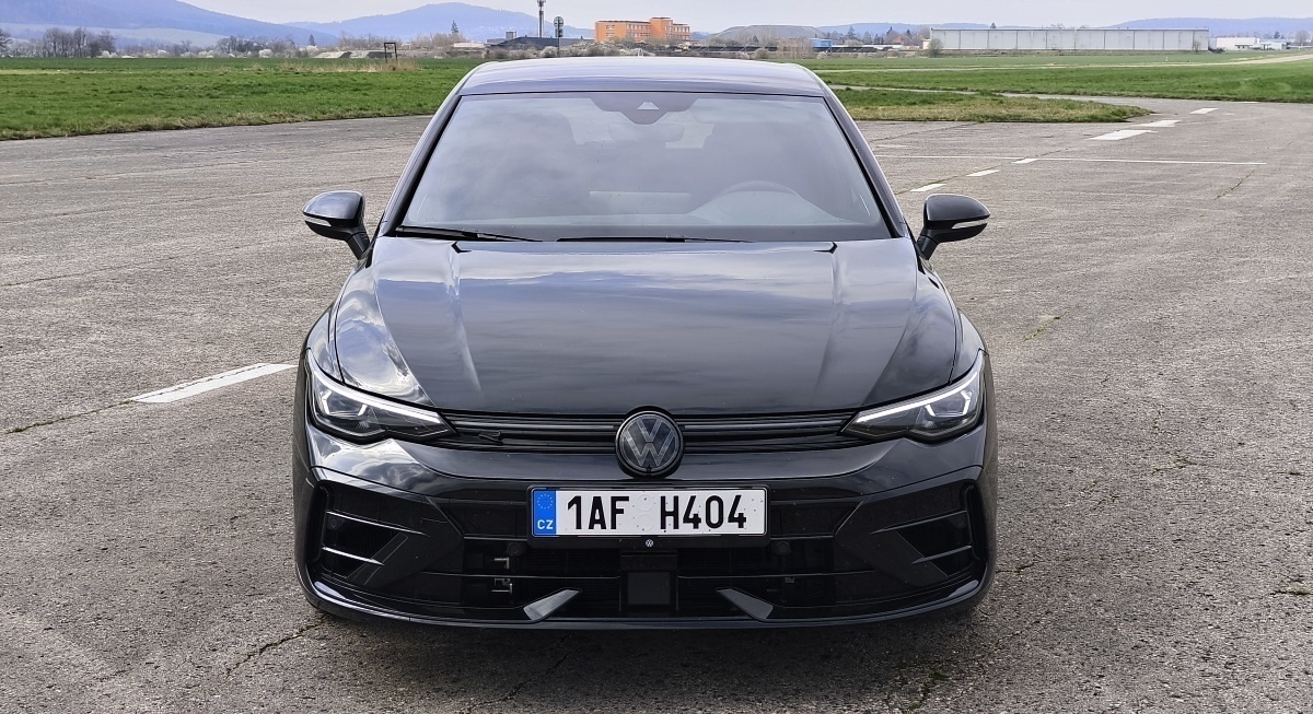 volkswagen-golf-r-2025-4