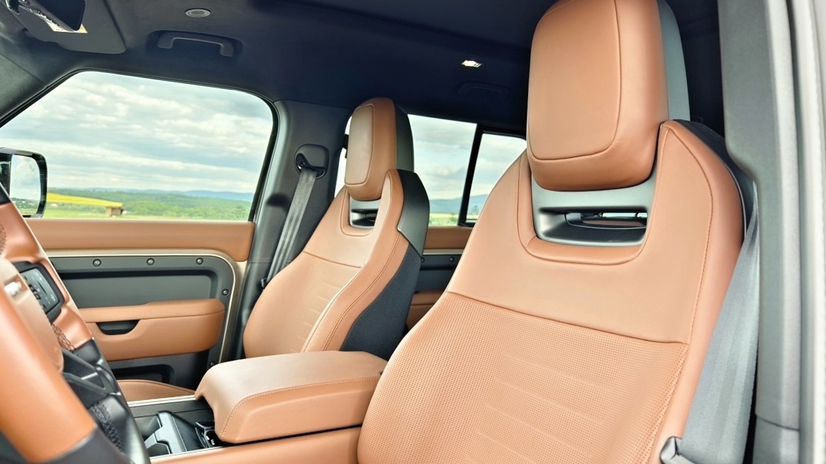 interior-defender-octa-2025-29