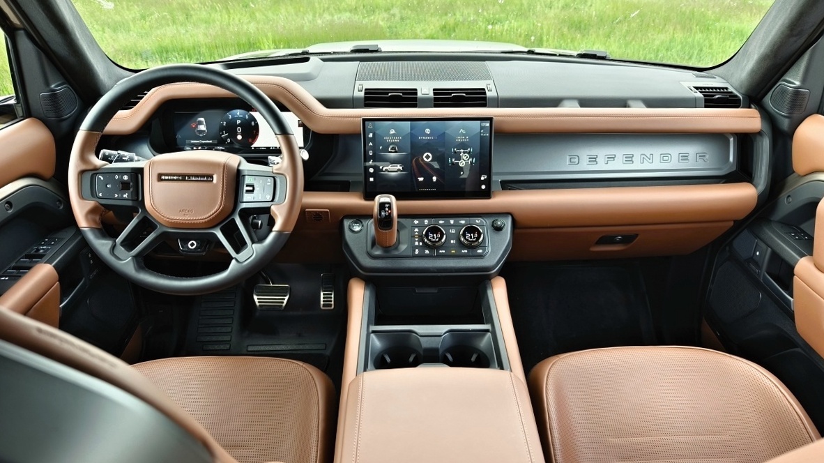 interior-defender-octa-2025-30