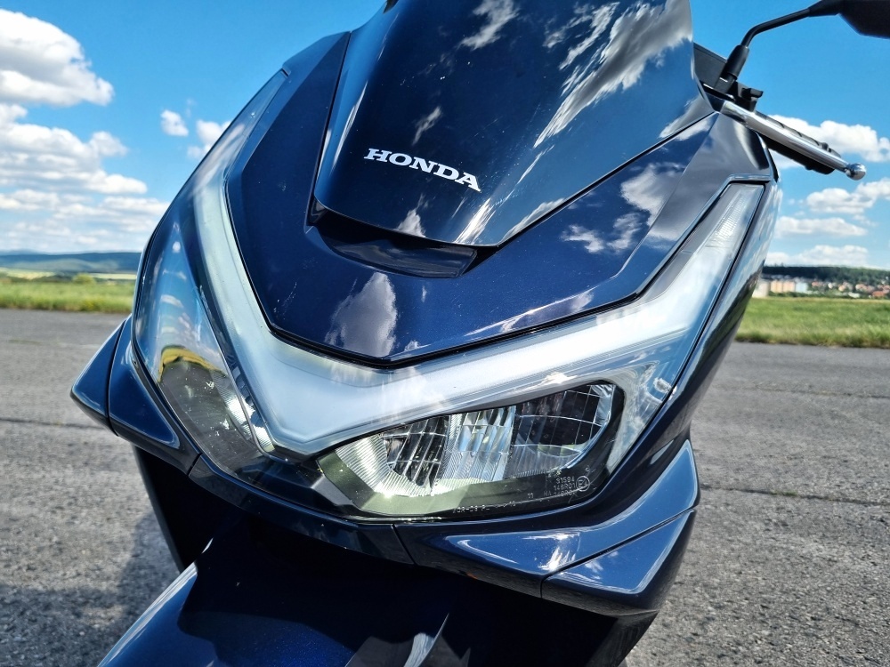 honda-pcx-2025-15
