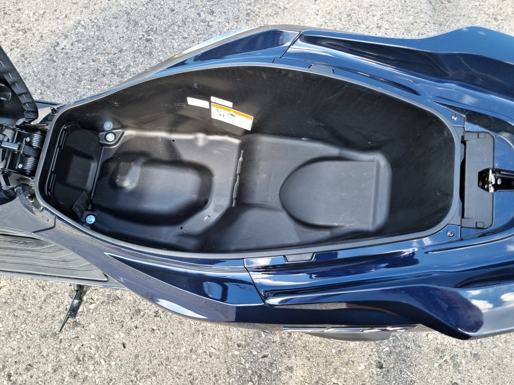 honda-pcx-2025-16