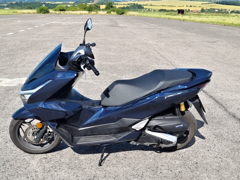 honda-pcx-2025-2