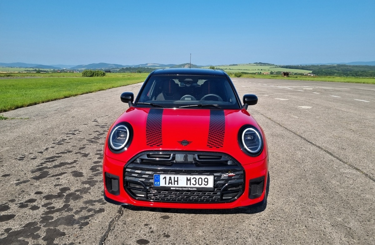 mini-cooper-s-2025-1