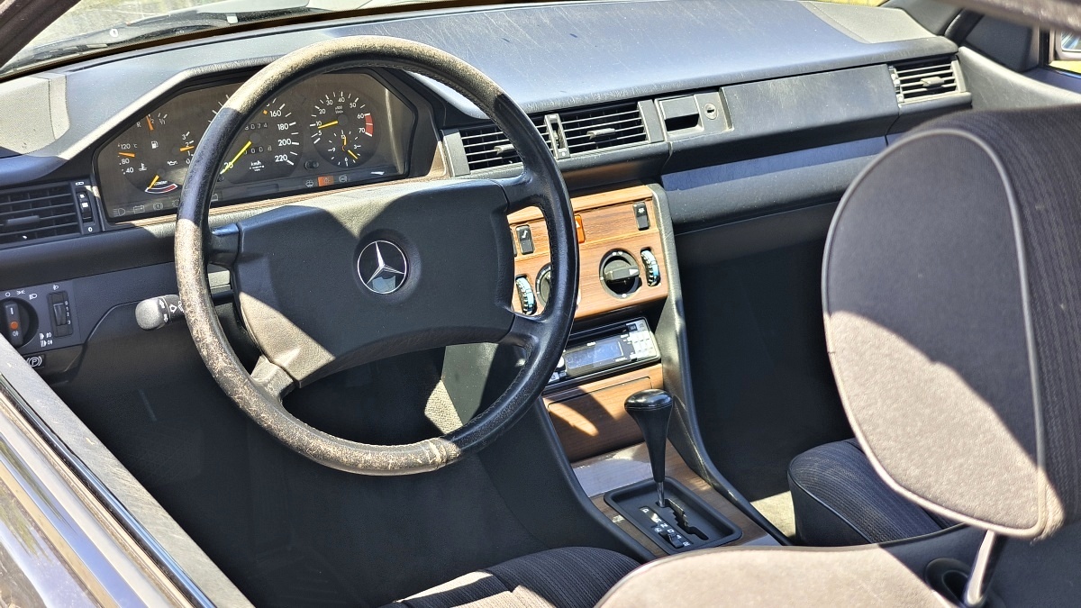 mercedes-benz-e-coupe-c124-10