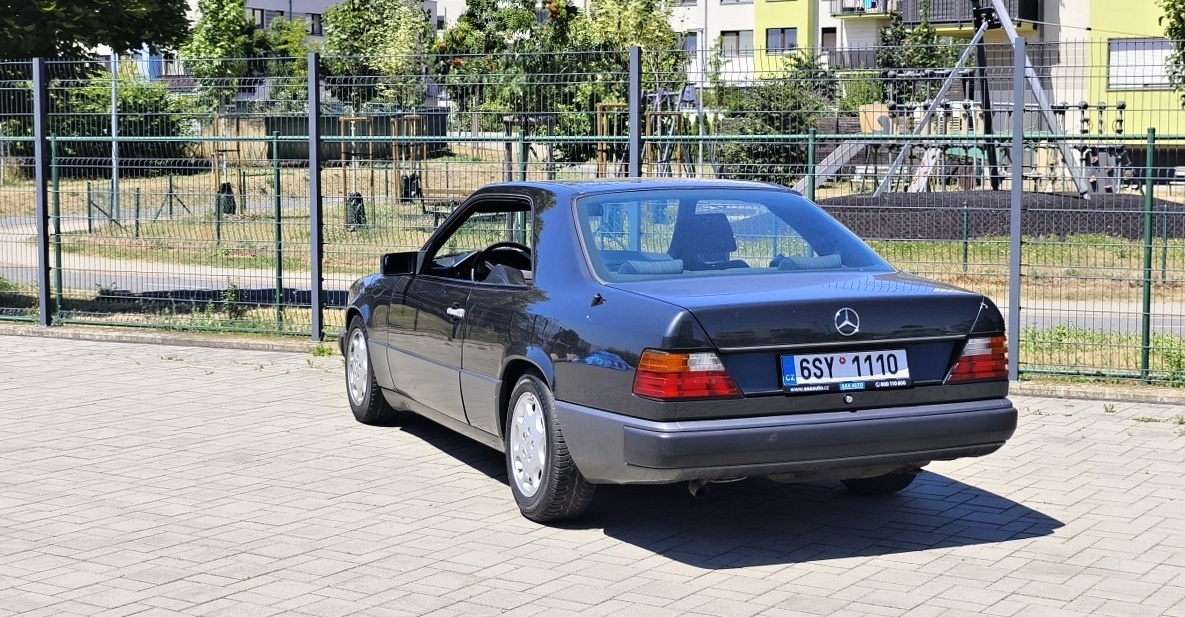 mercedes-benz-e-coupe-c124-2