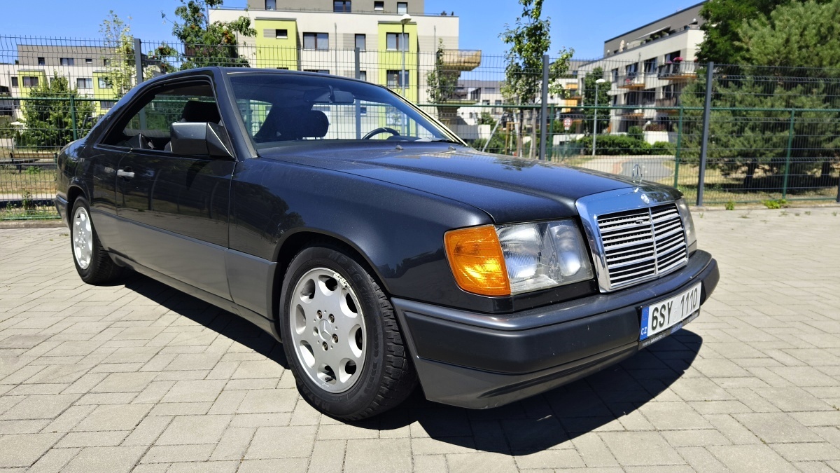 mercedes-benz-e-coupe-c124-26