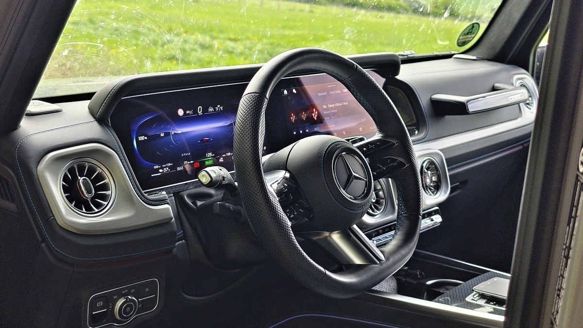 mercedes-benz-g-eq-2025-19