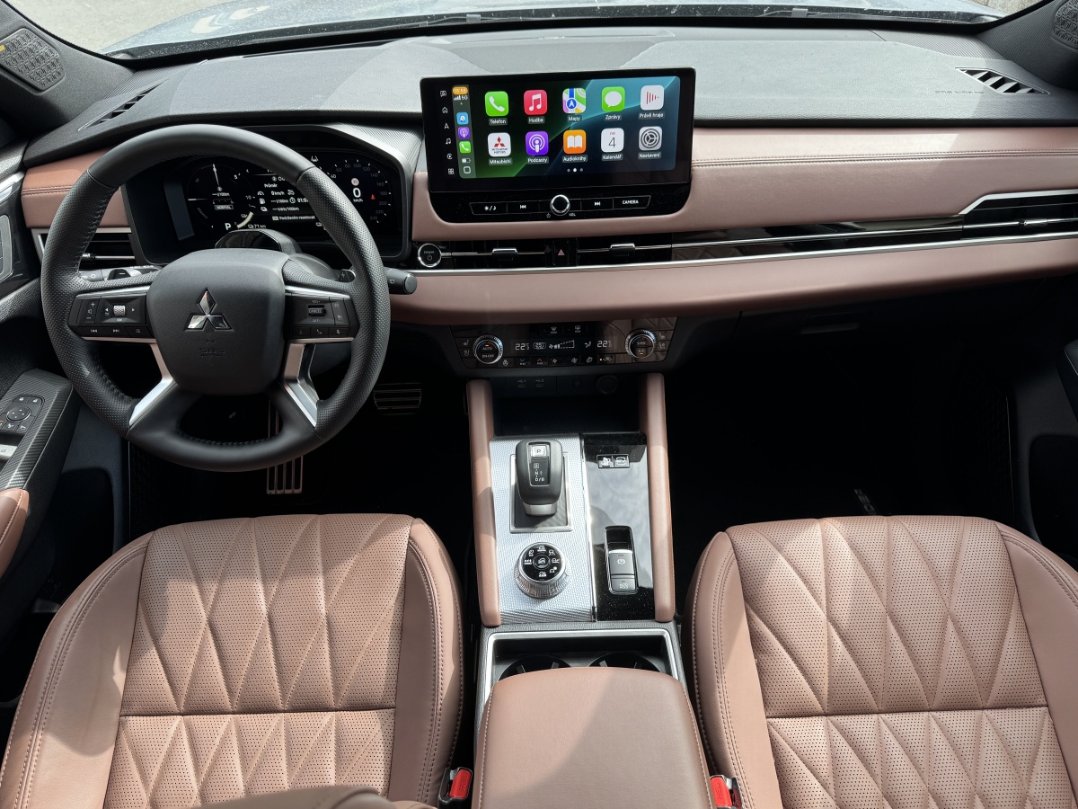 mitsubishi-outlander-phev-2025-36