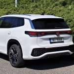 volkswagen-tayron-2025-12