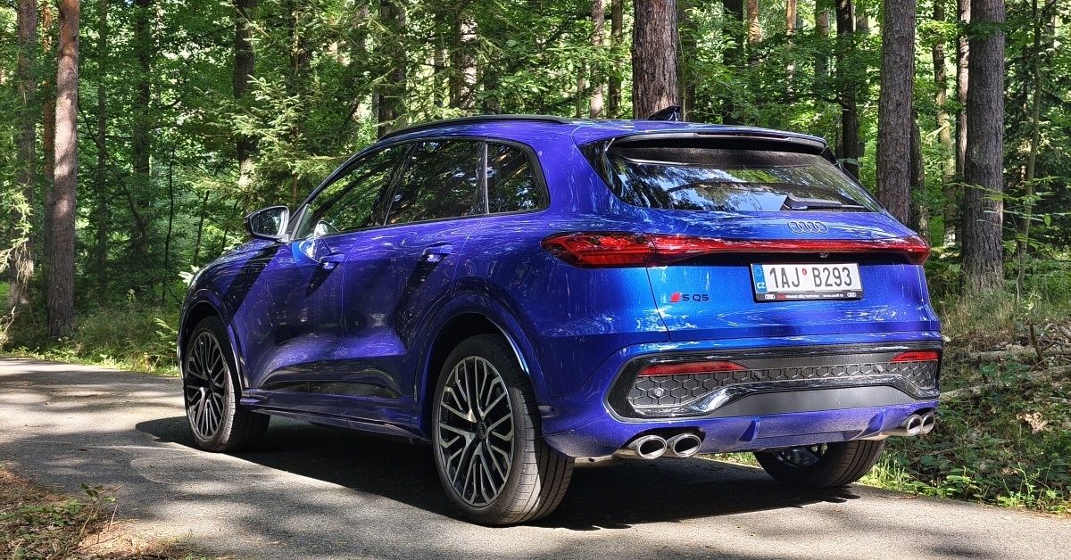 audi-sq5-2025-22