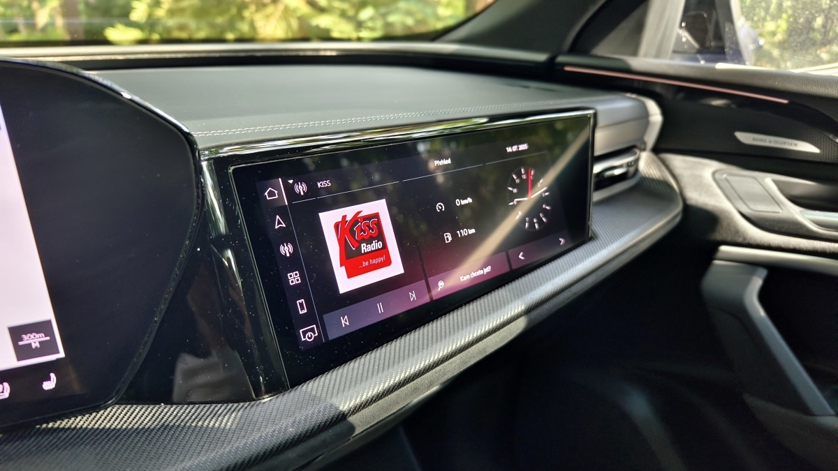 audi-sq5-2025-31