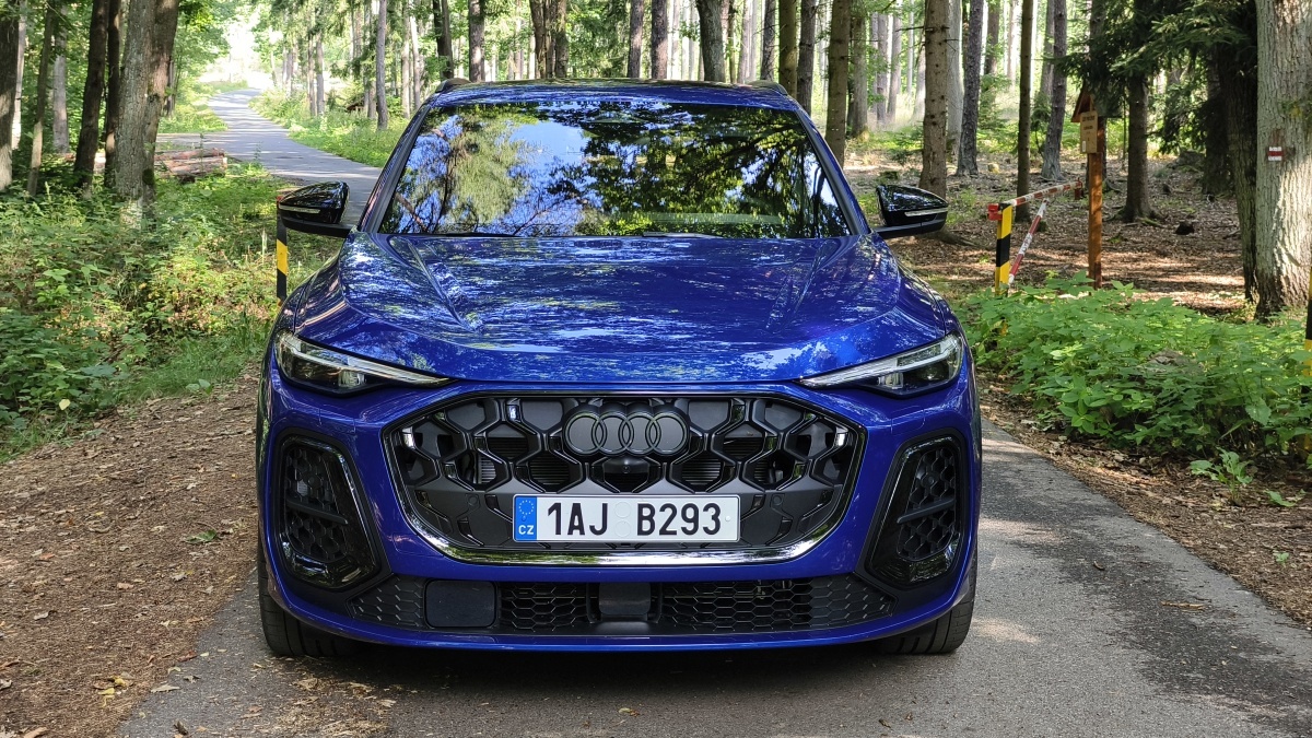 audi-sq5-2025-8