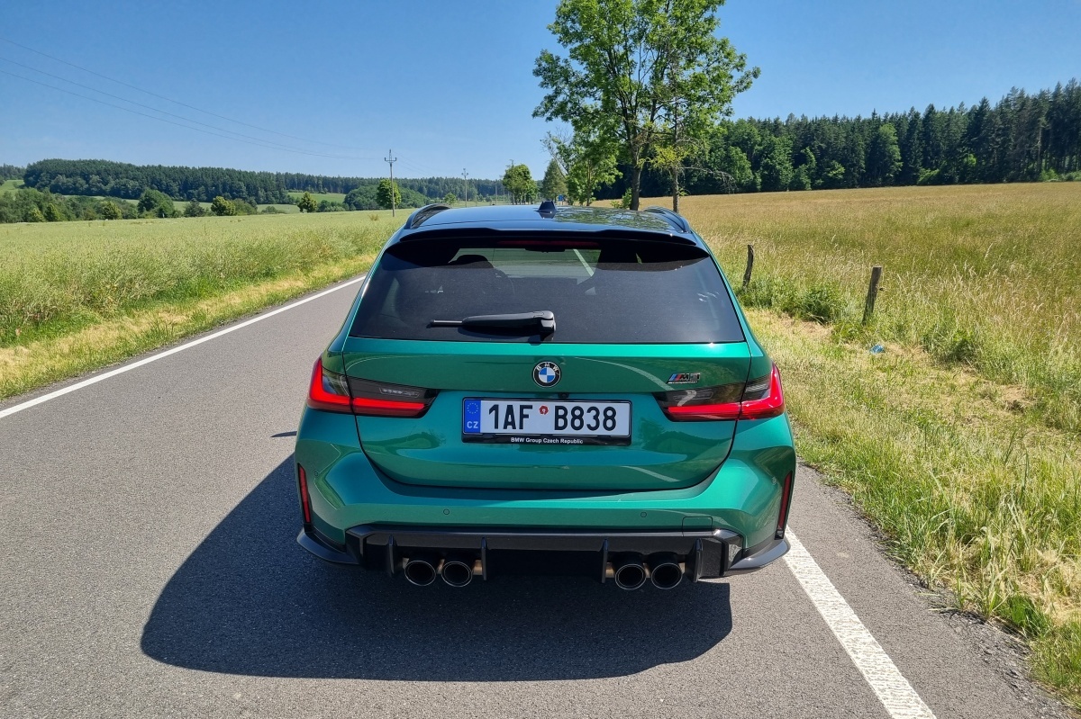 bmw-m3-touring-2025-30