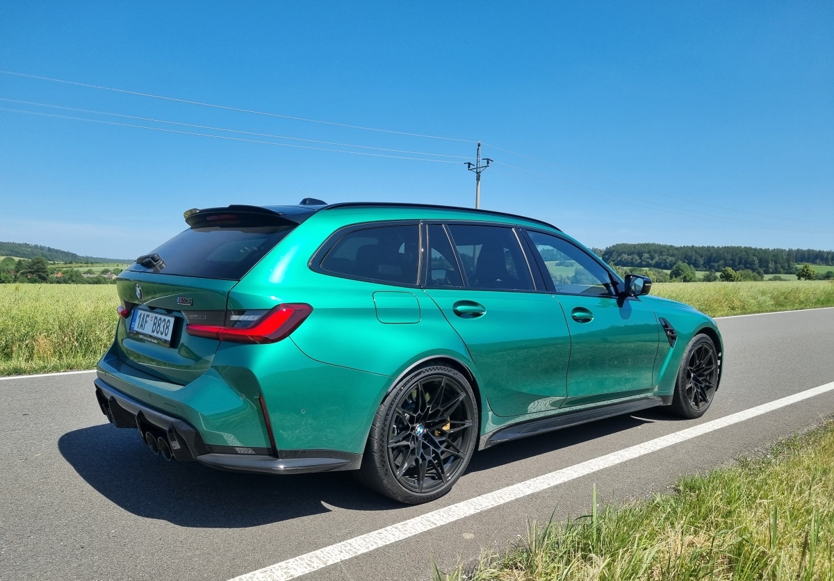 bmw-m3-touring-2025-31