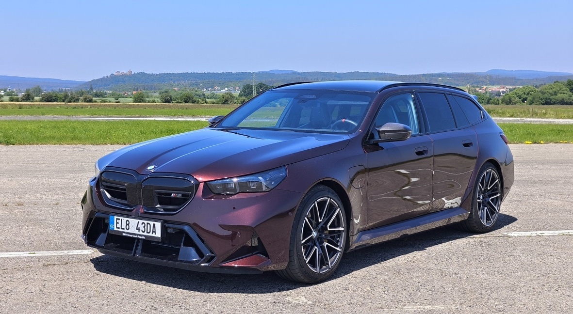 bmw-m5-touring-2025-2