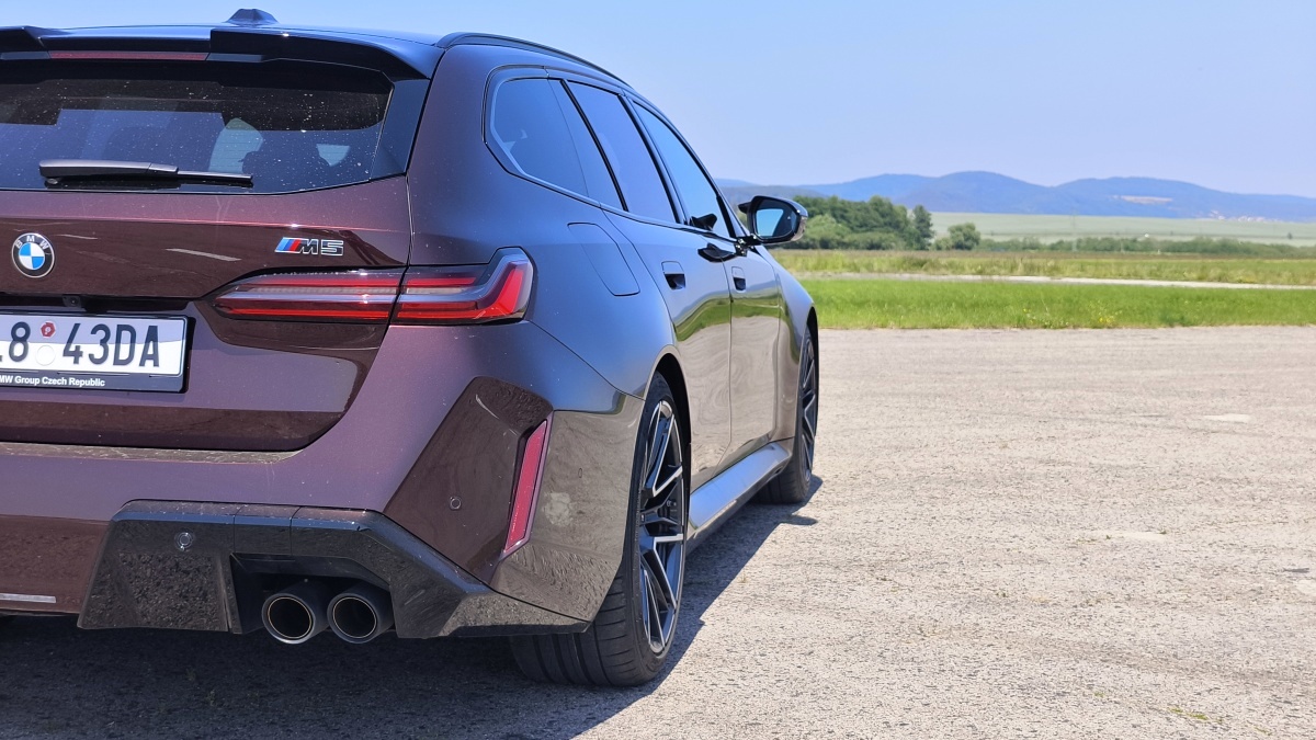 bmw-m5-touring-2025-30