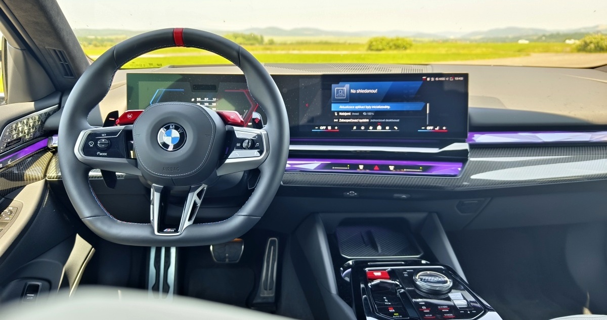 bmw-m5-touring-2025-41