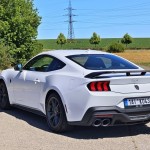 ford-mustang-dark-horse-2025-16