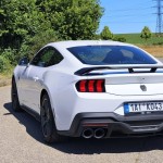 ford-mustang-dark-horse-2025-17
