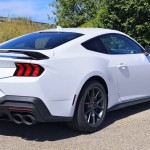 ford-mustang-dark-horse-2025-21