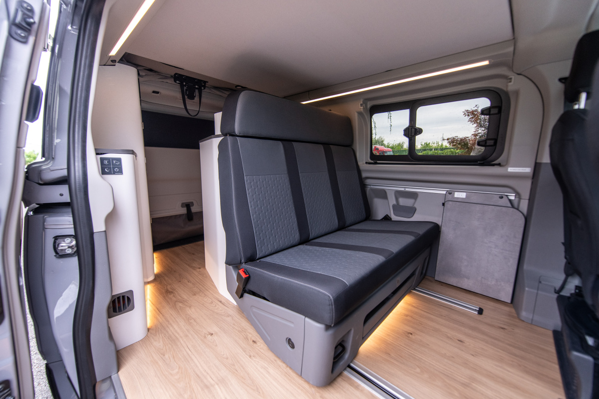 ford-transit-nugget-2025-14