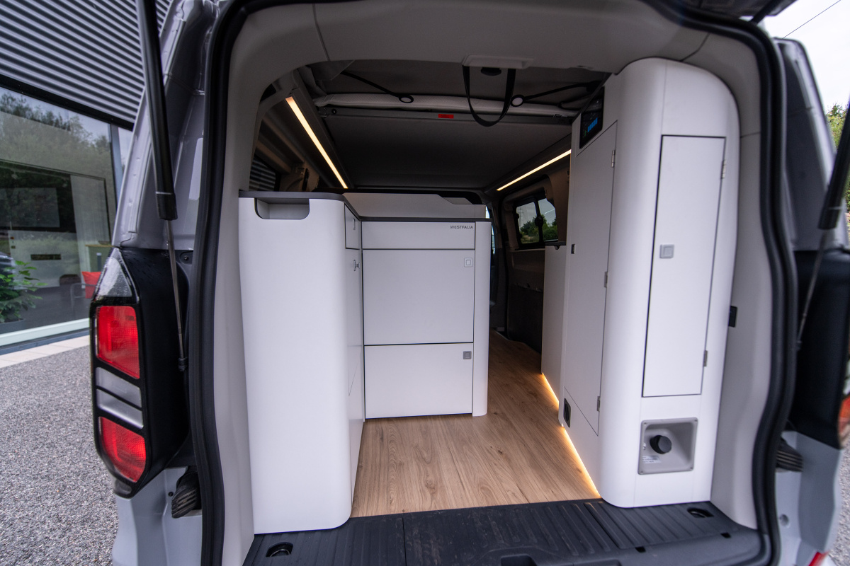 ford-transit-nugget-2025-17