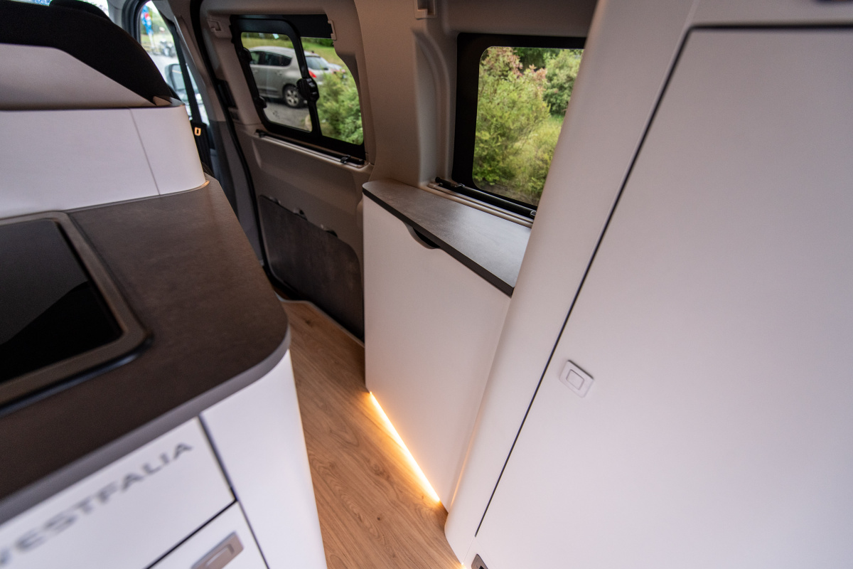 ford-transit-nugget-2025-19