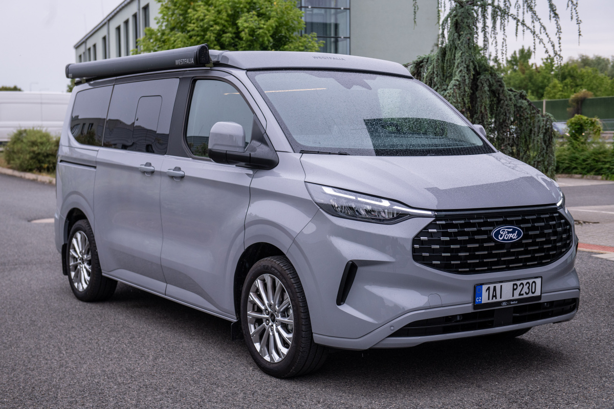 ford-transit-nugget-2025-24