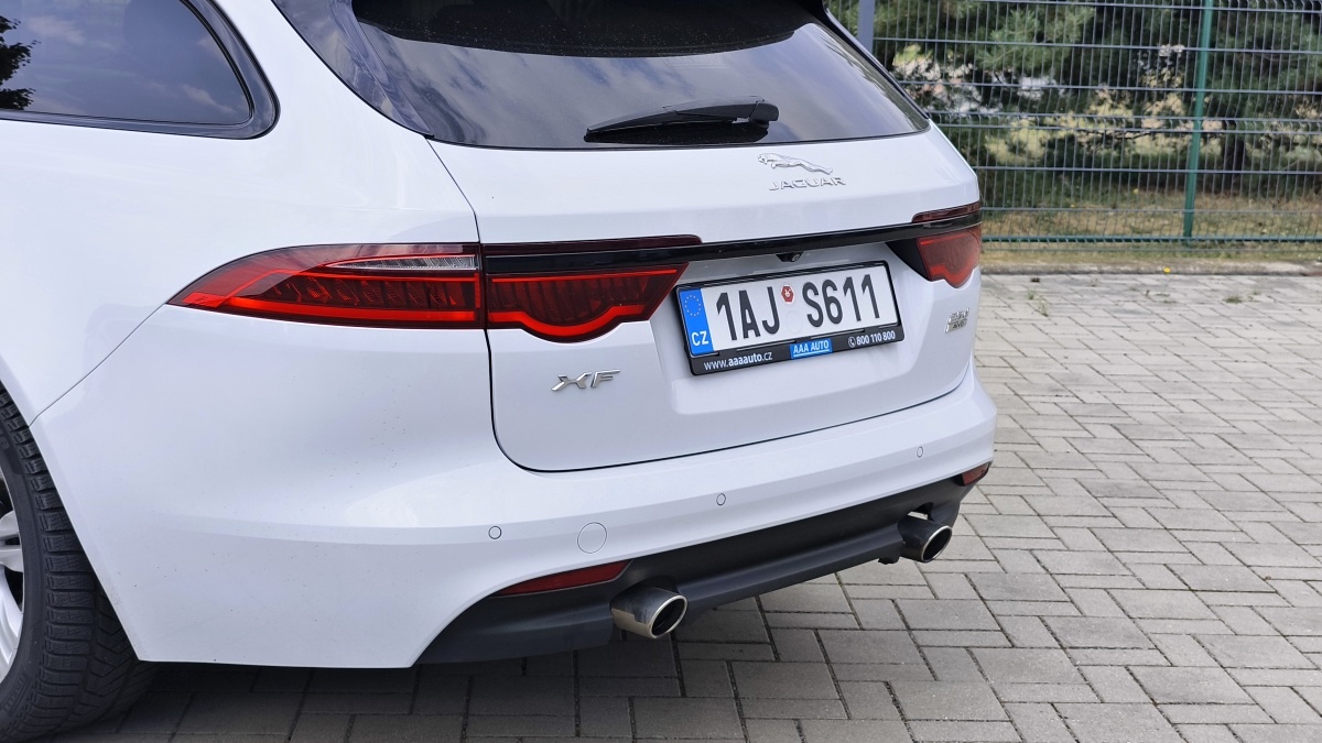 jaguar-xf-sportbrake-21