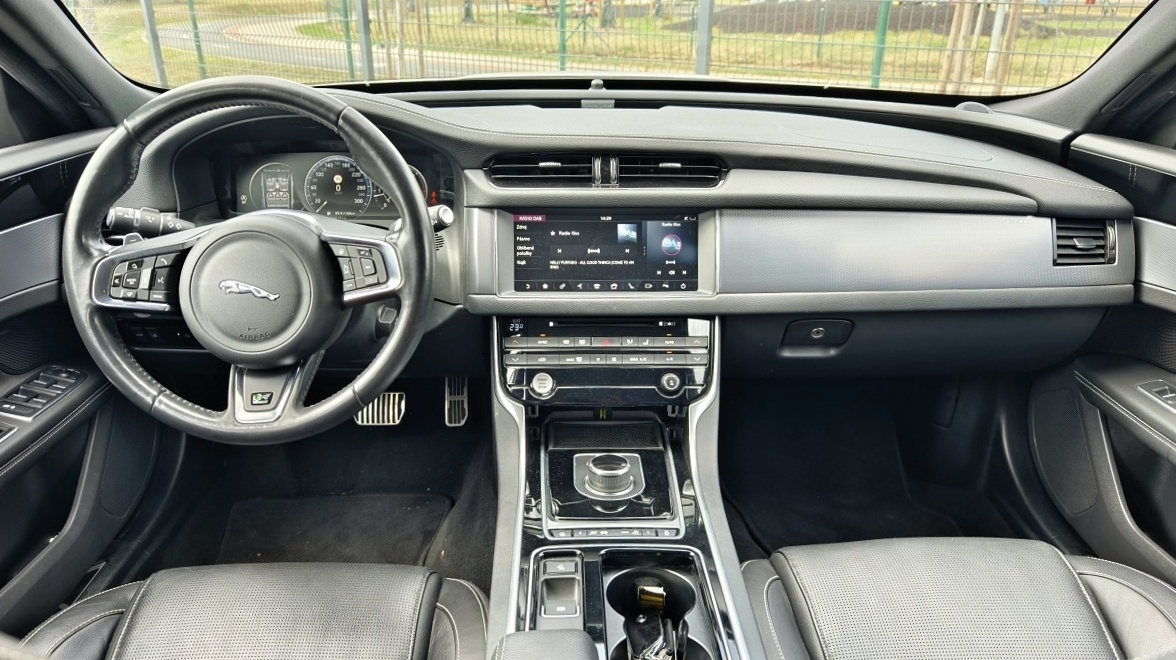 jaguar-xf-sportbrake-30
