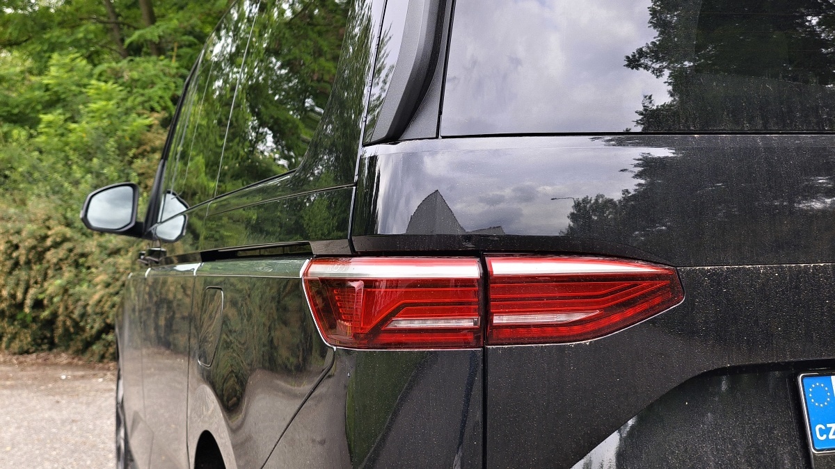volkswagen-multivan-2025-19
