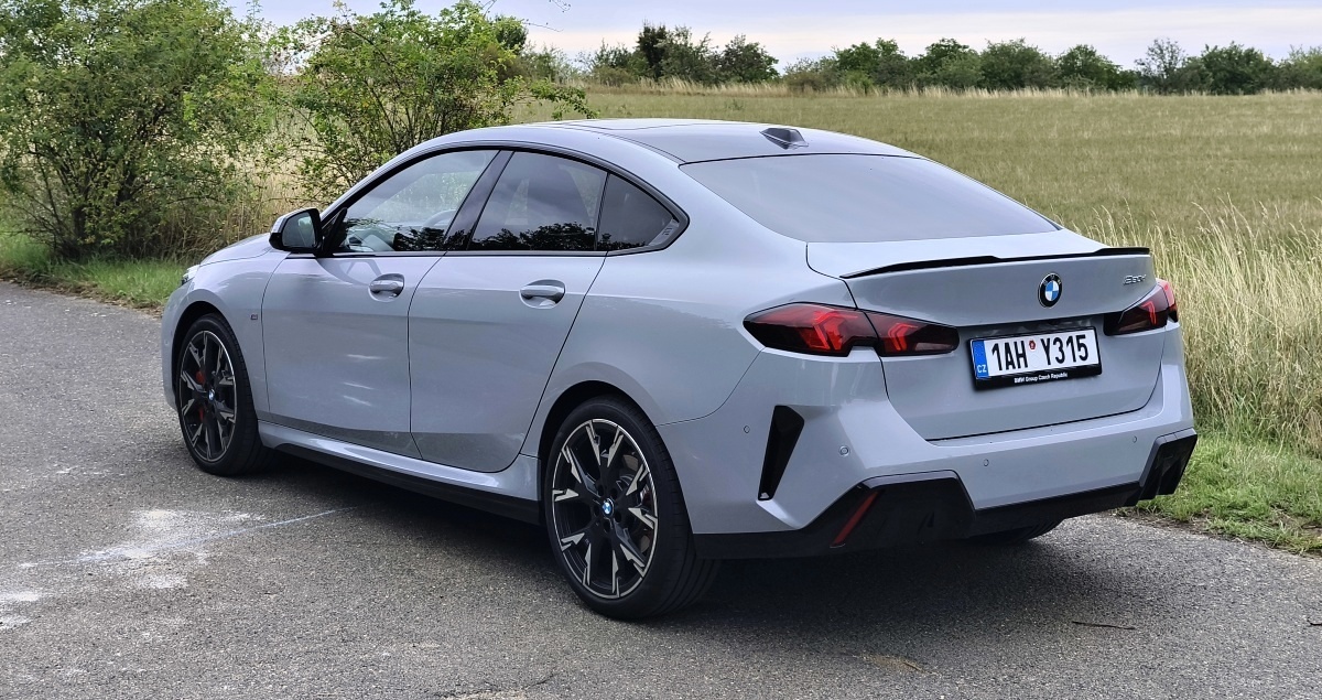bmw-2-gran-coupe-2025-17